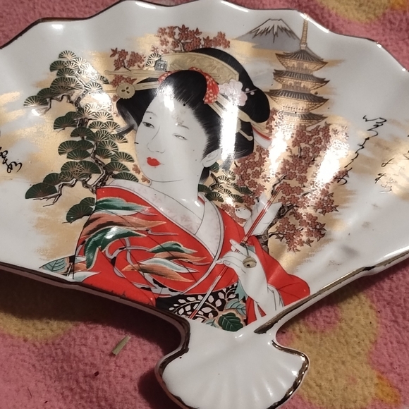 Vintage Set Gift Idea?  trays  (3) Spring Gift? - Picture 2 of 16